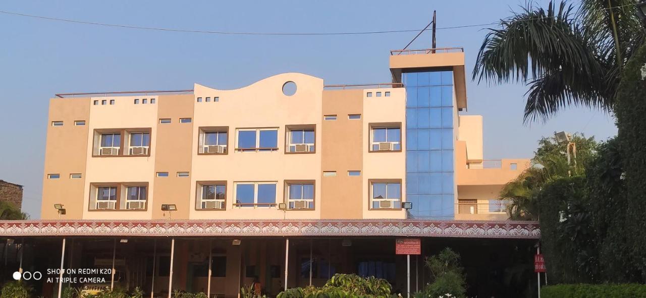 Ruchishree Garden Hotel Ujjain Exterior photo